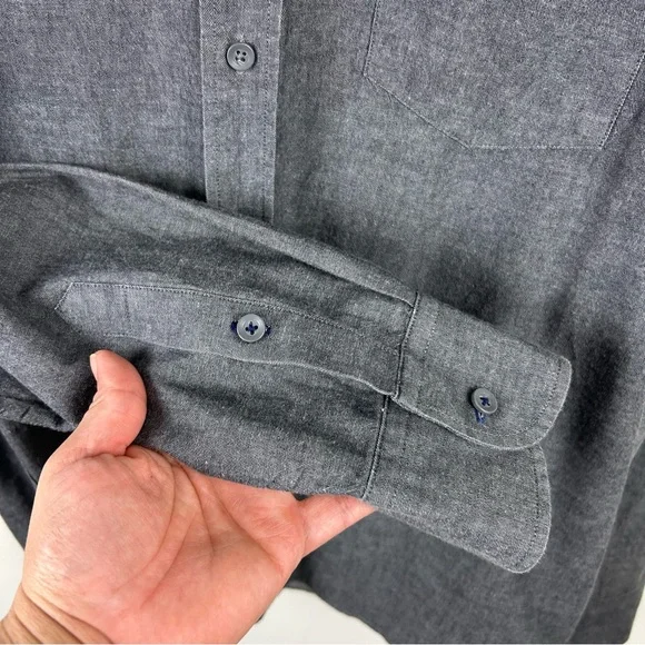 Bundle of long-sleeve Untuckit button down dress shirts size: XL - Picture 6 of 13